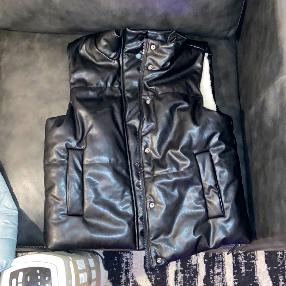 Black vest never been worn